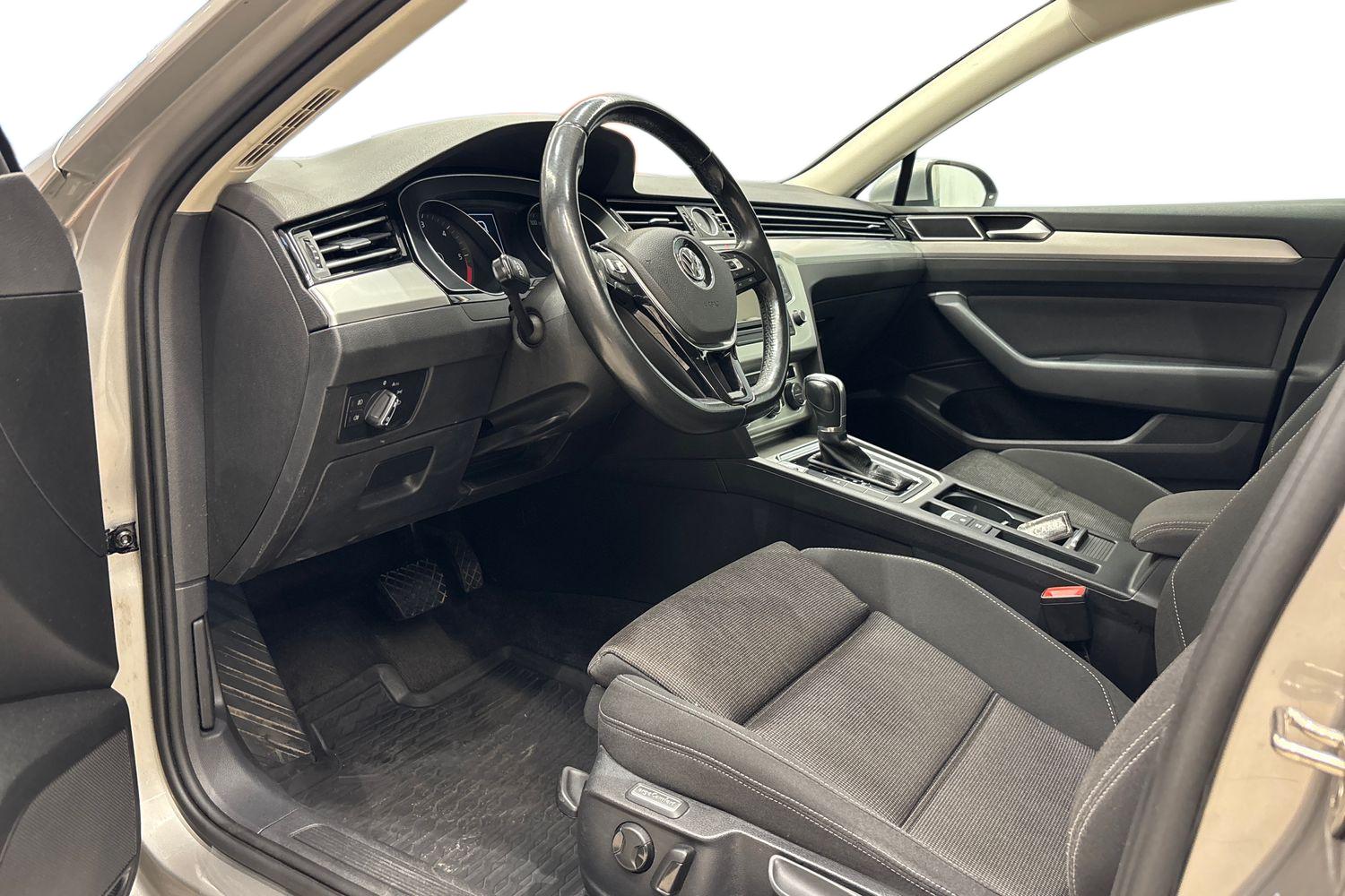 Volkswagen Passat 2016, bild 6/25
