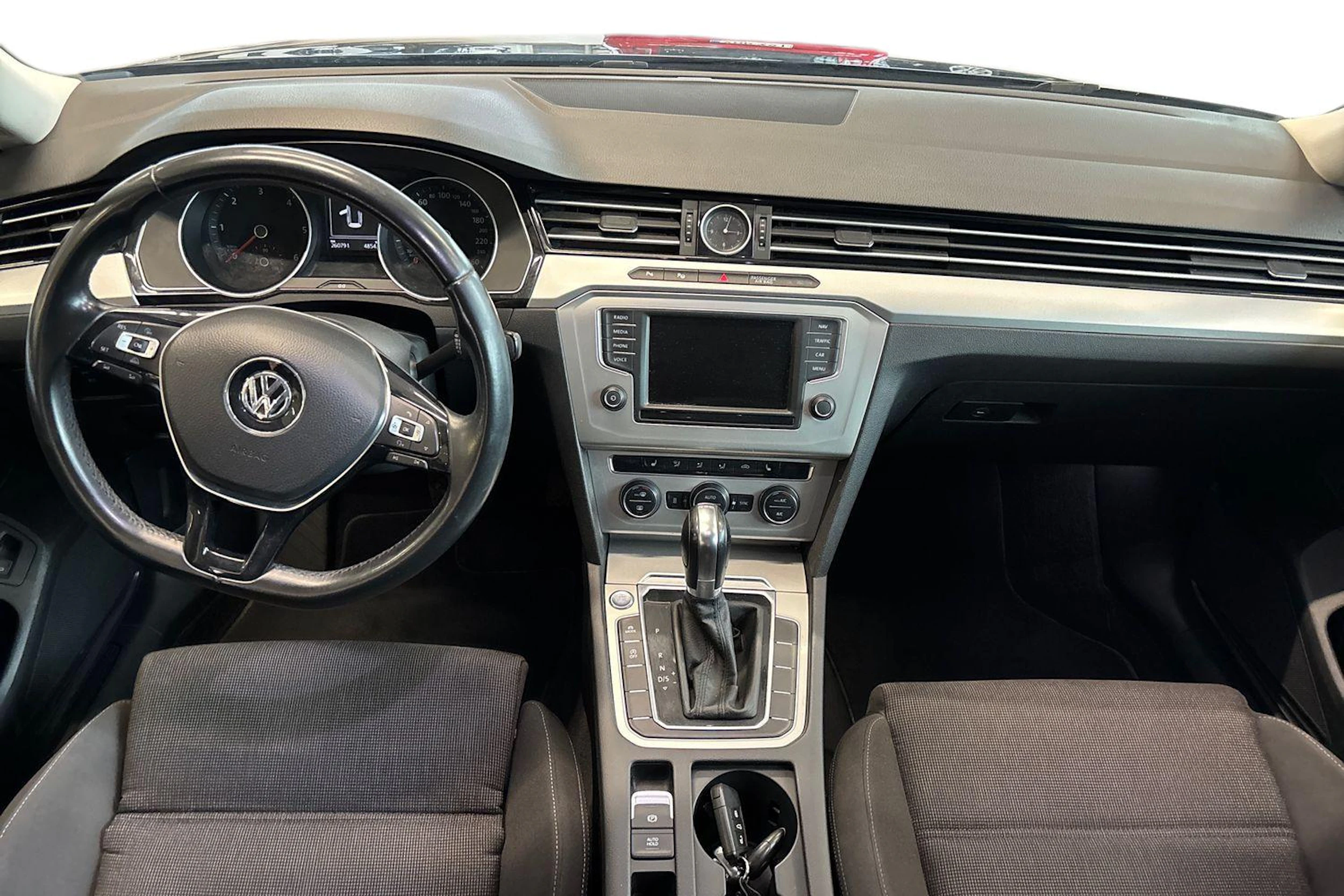 musta Volkswagen Passat 2016 kuva 9.