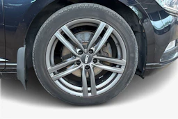 musta Volkswagen Passat 2016 kuva 12.