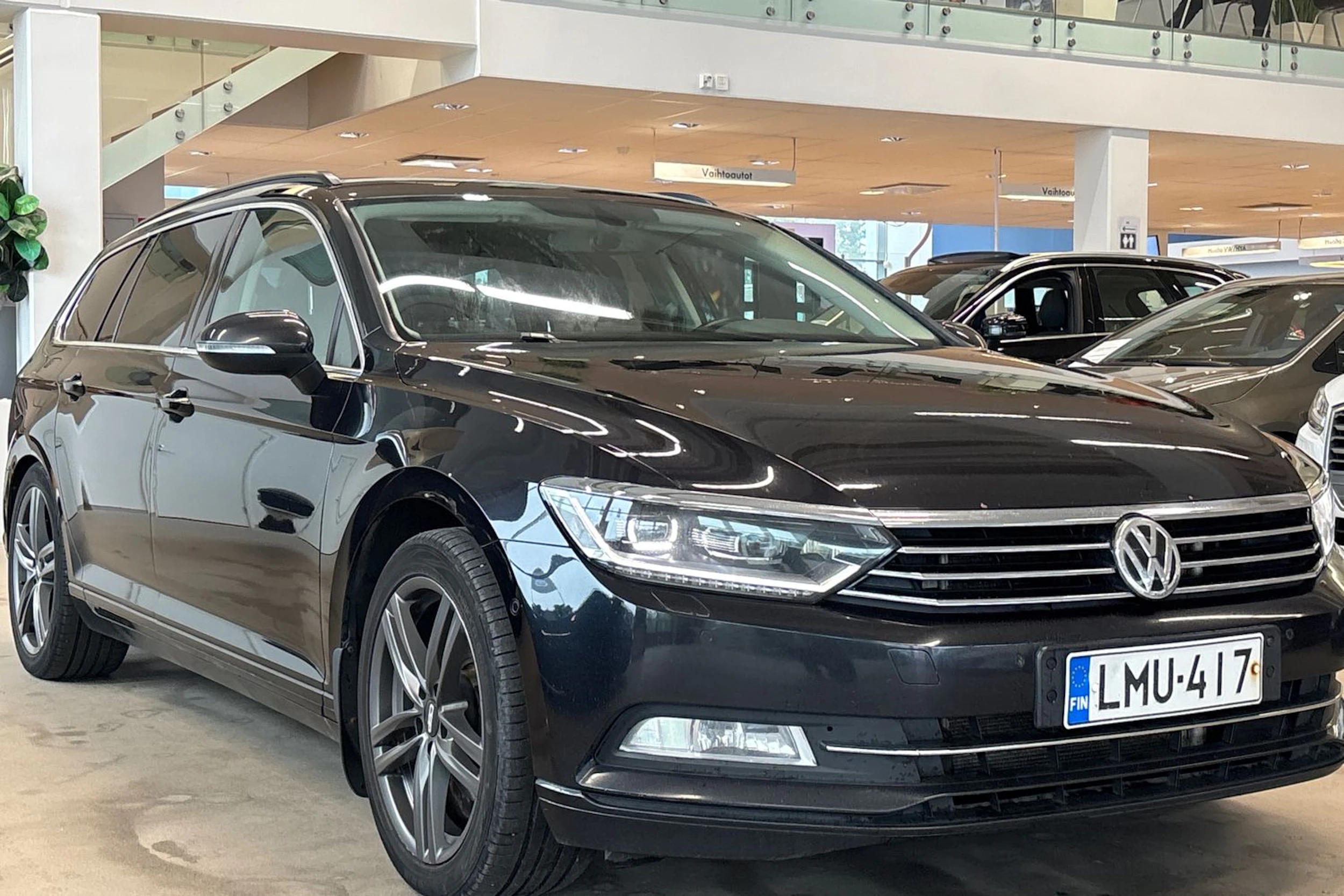 musta Volkswagen Passat 2016 kuva 16.