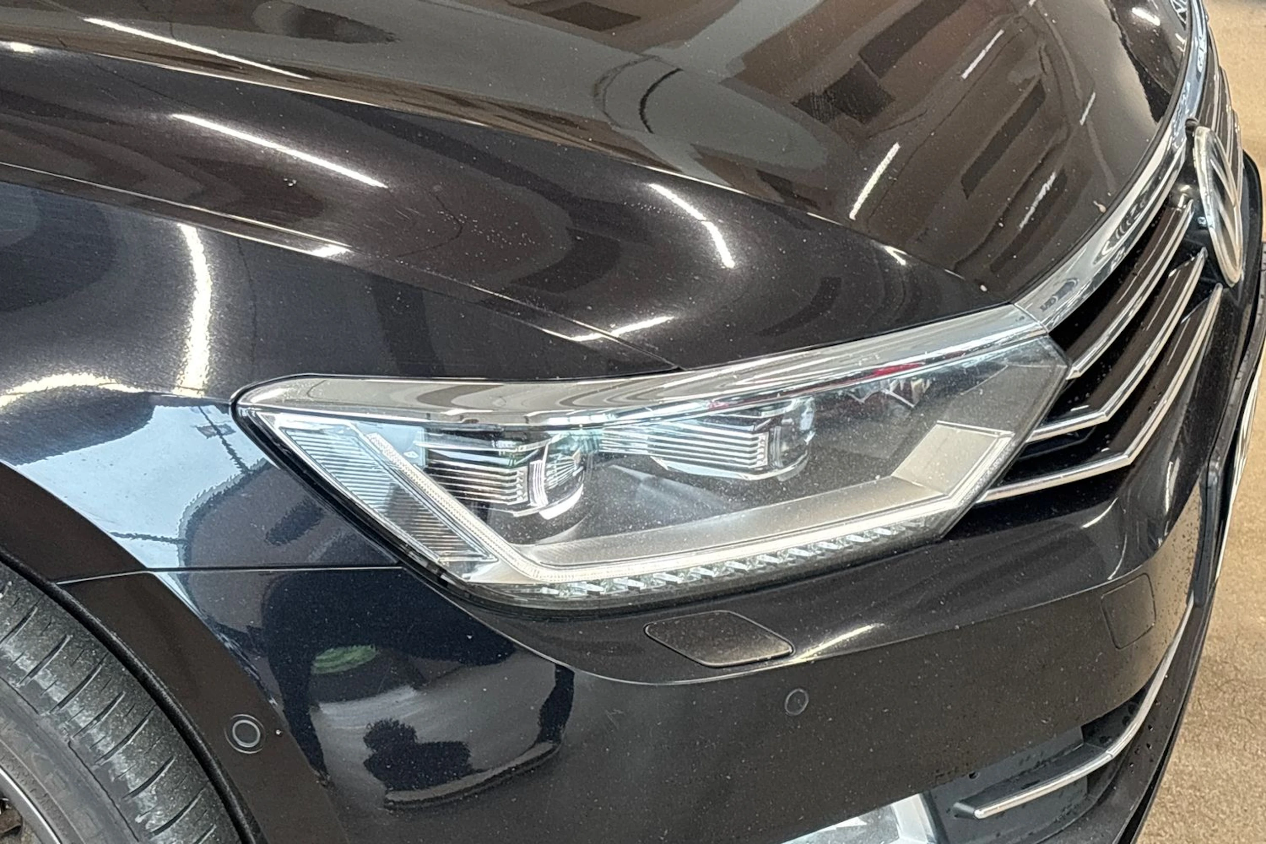 musta Volkswagen Passat 2016 kuva 17.