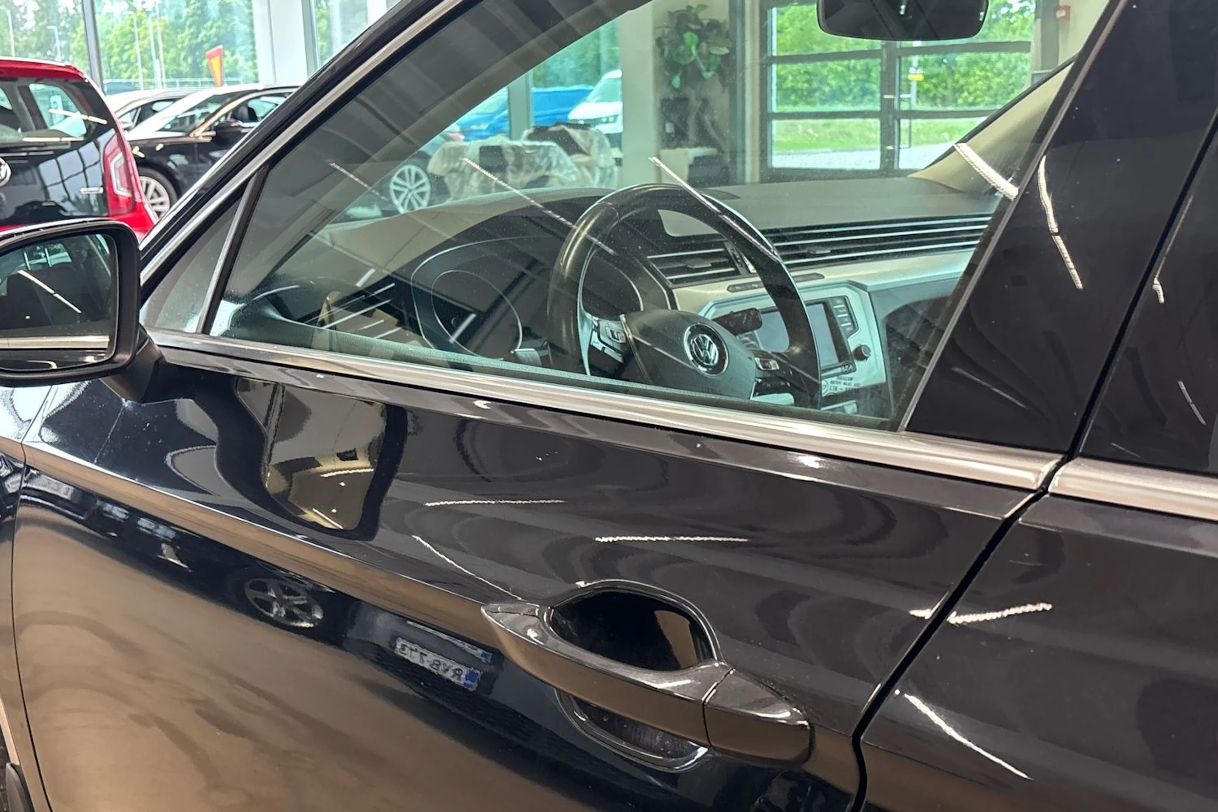 musta Volkswagen Passat 2016 kuva 22.