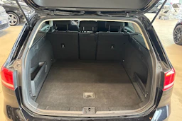 musta Volkswagen Passat 2016 kuva 24.