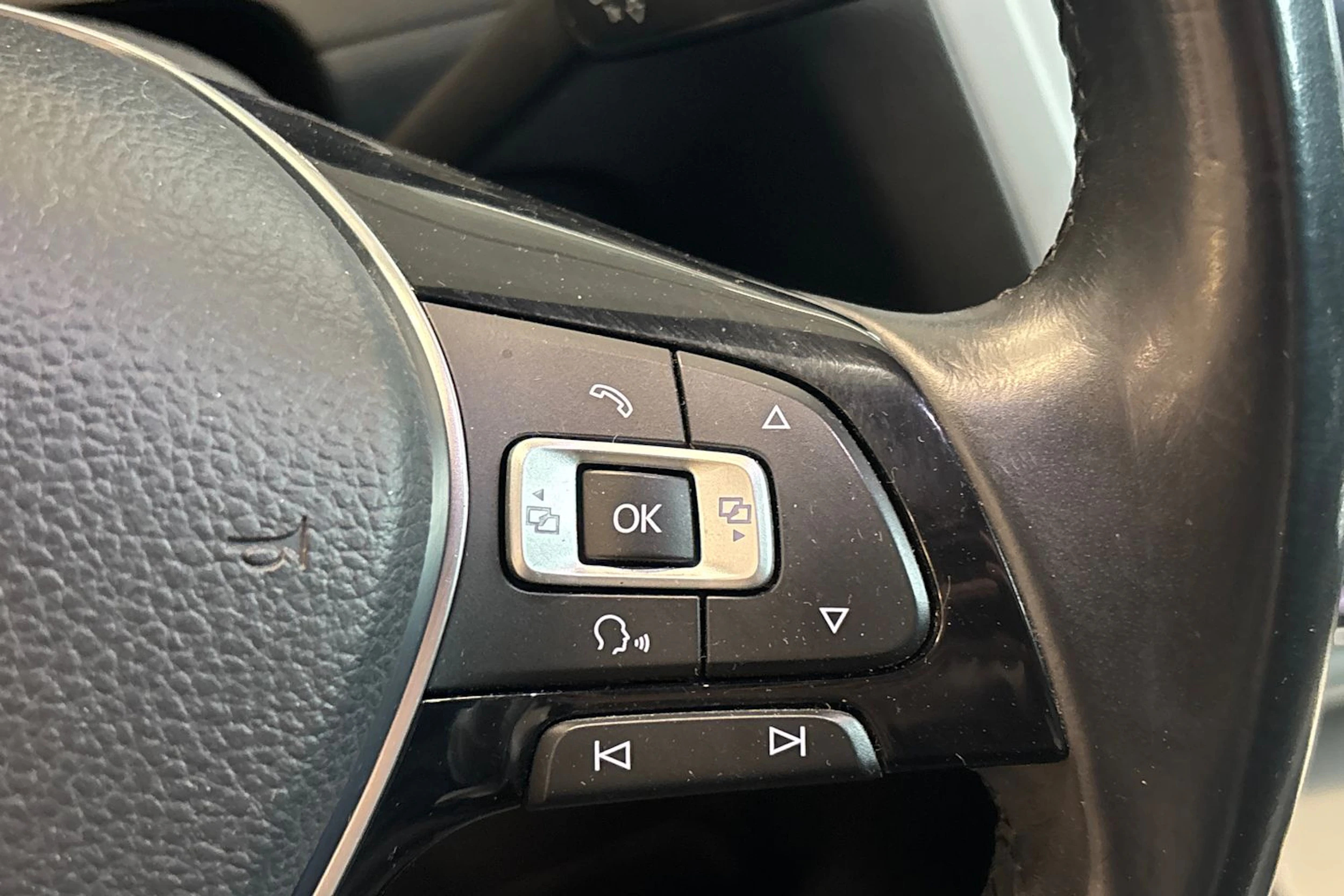 musta Volkswagen Passat 2016 kuva 31.