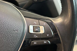 musta Volkswagen Passat 2016 kuva 31.
