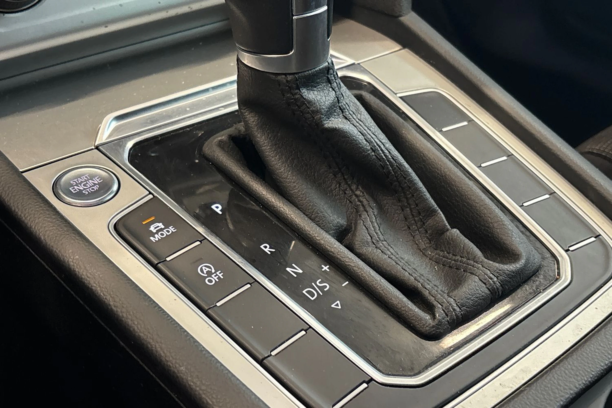 musta Volkswagen Passat 2016 kuva 32.