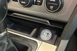 musta Volkswagen Passat 2016 kuva 34.