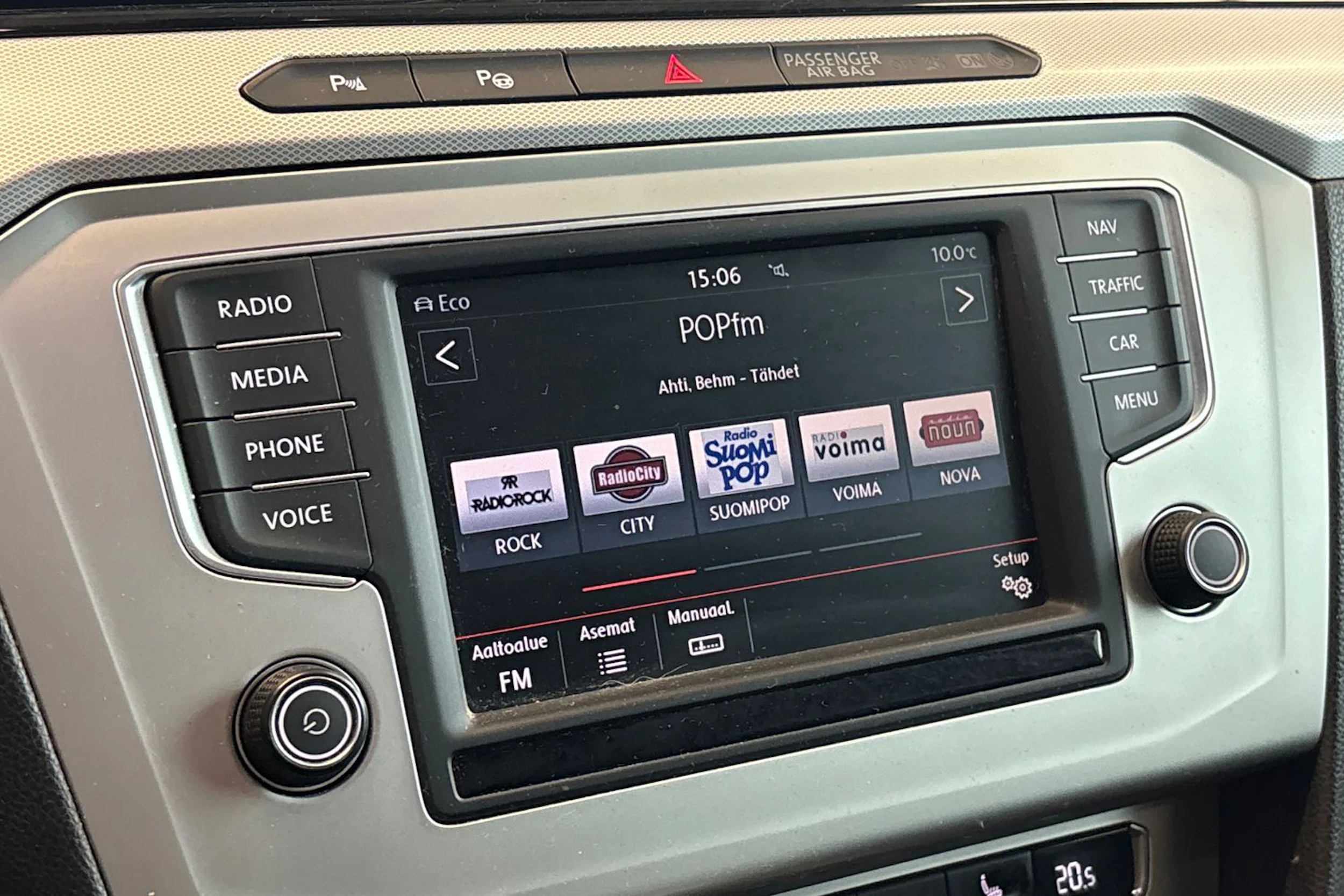 musta Volkswagen Passat 2016 kuva 35.