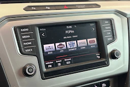 musta Volkswagen Passat 2016 kuva 35.