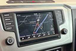 musta Volkswagen Passat 2016 kuva 36.