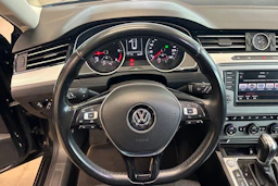 musta Volkswagen Passat 2016 kuva 42.