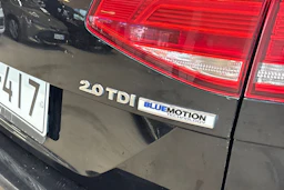 musta Volkswagen Passat 2016 kuva 46.