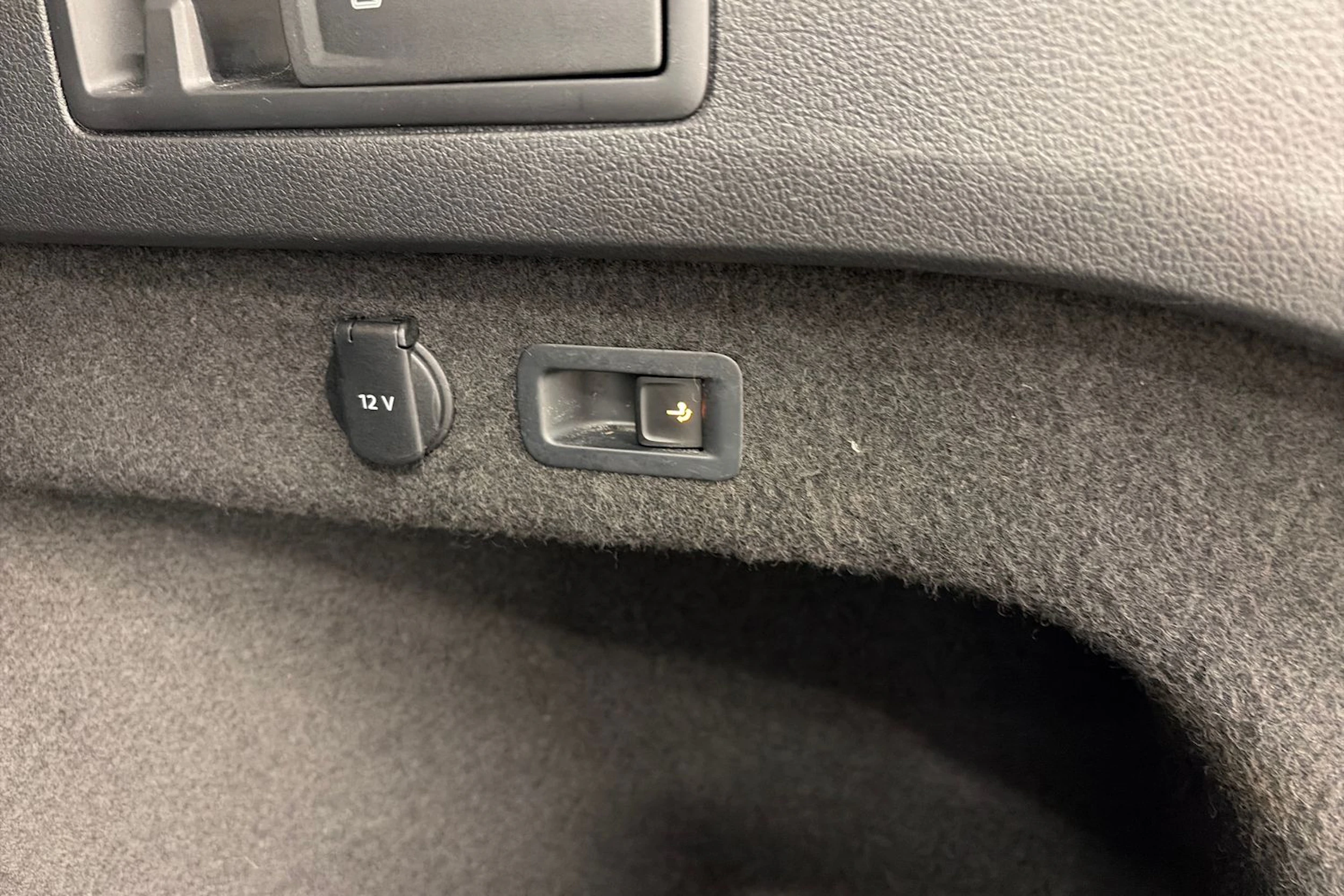 harmaa Volkswagen Passat 2016 kuva 16.