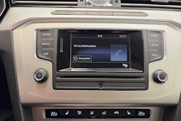 harmaa Volkswagen Passat 2016 kuva 24.