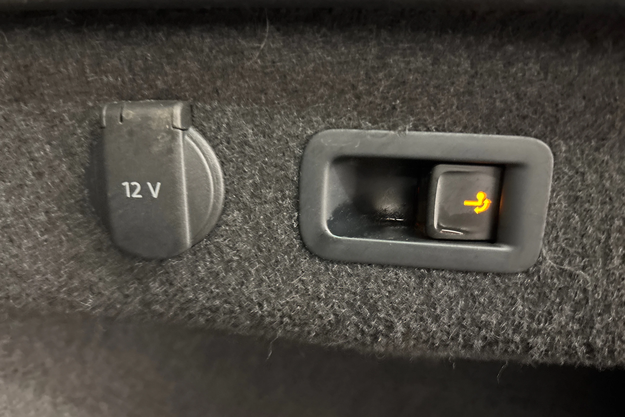 met. musta Volkswagen Passat 2016 kuva 12.