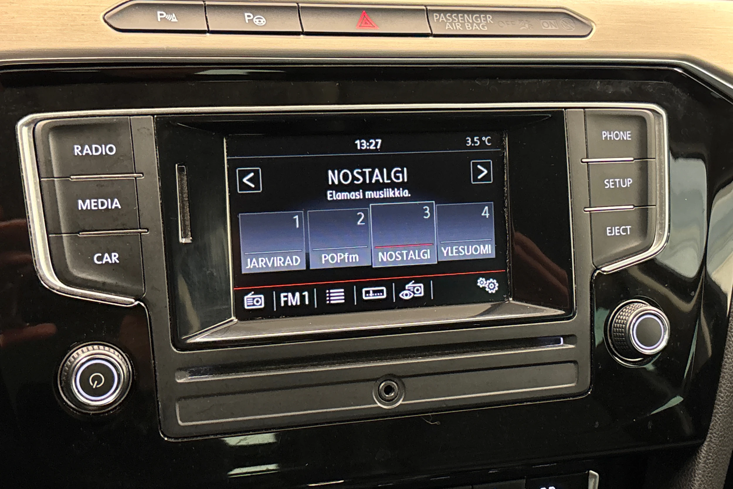met. musta Volkswagen Passat 2016 kuva 20.
