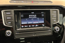 met. musta Volkswagen Passat 2016 kuva 20.