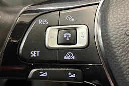 met. musta Volkswagen Passat 2016 kuva 22.