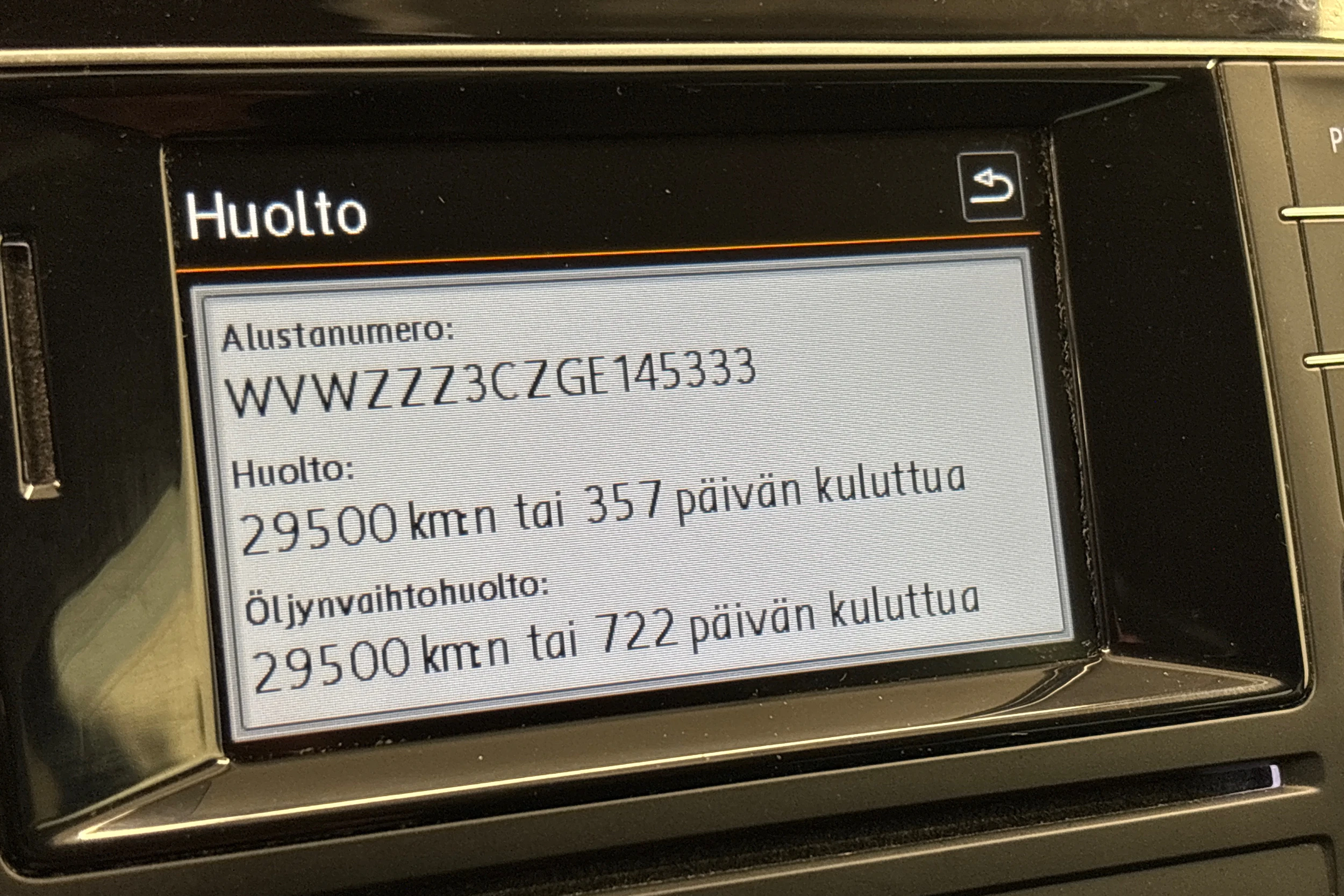 met. musta Volkswagen Passat 2016 kuva 24.