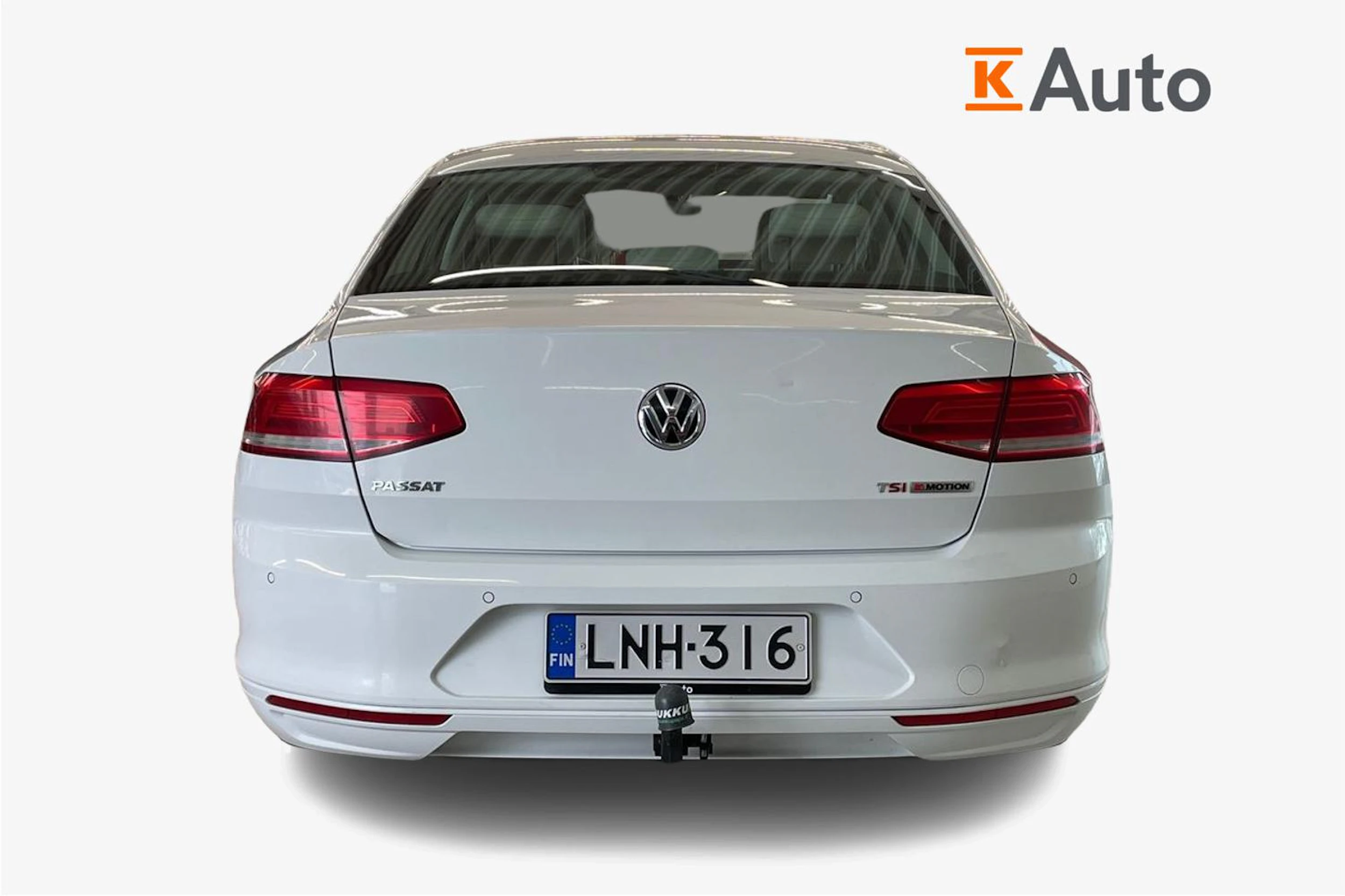valkoinen Volkswagen Passat 2016 kuva 3.