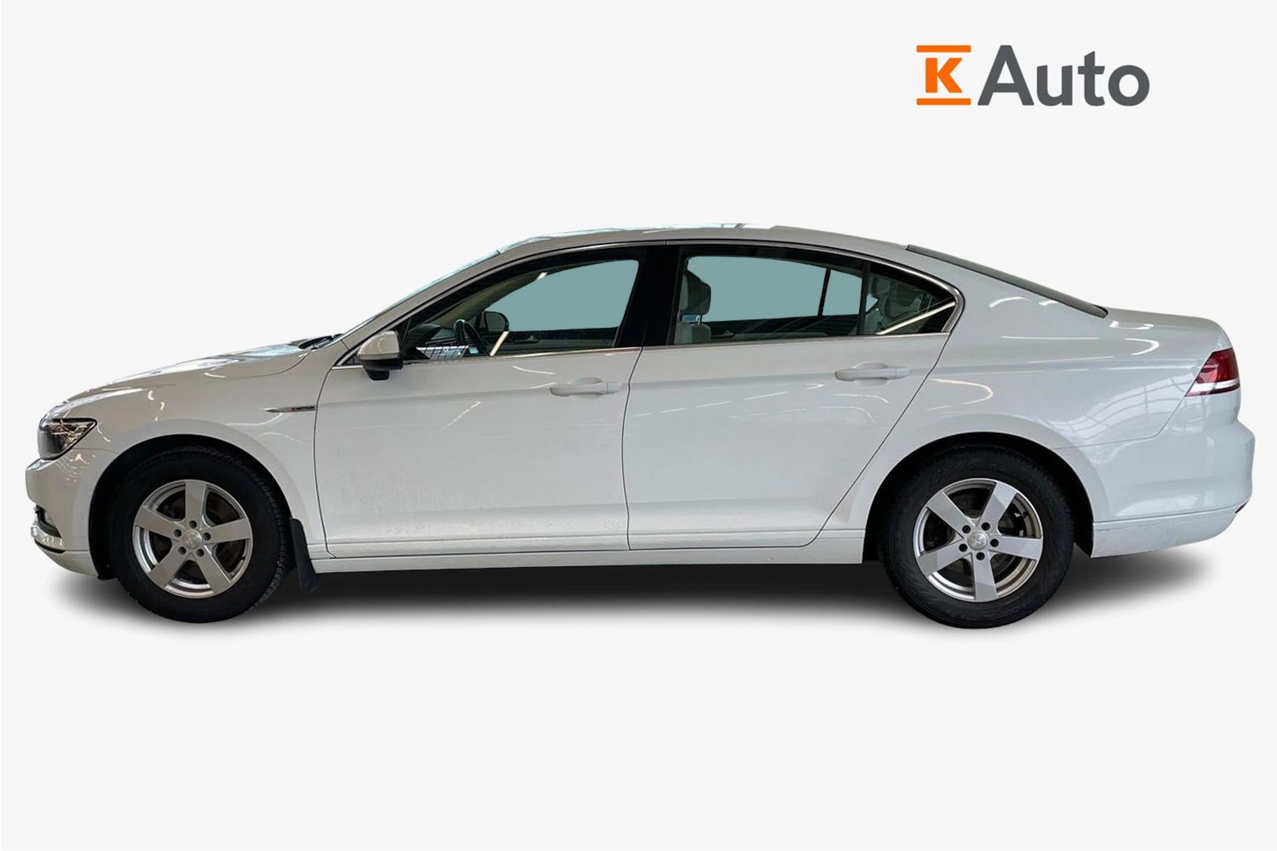 valkoinen Volkswagen Passat 2016 kuva 5.