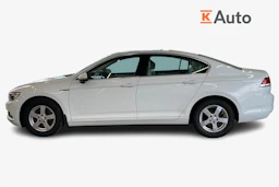 valkoinen Volkswagen Passat 2016 kuva 5.