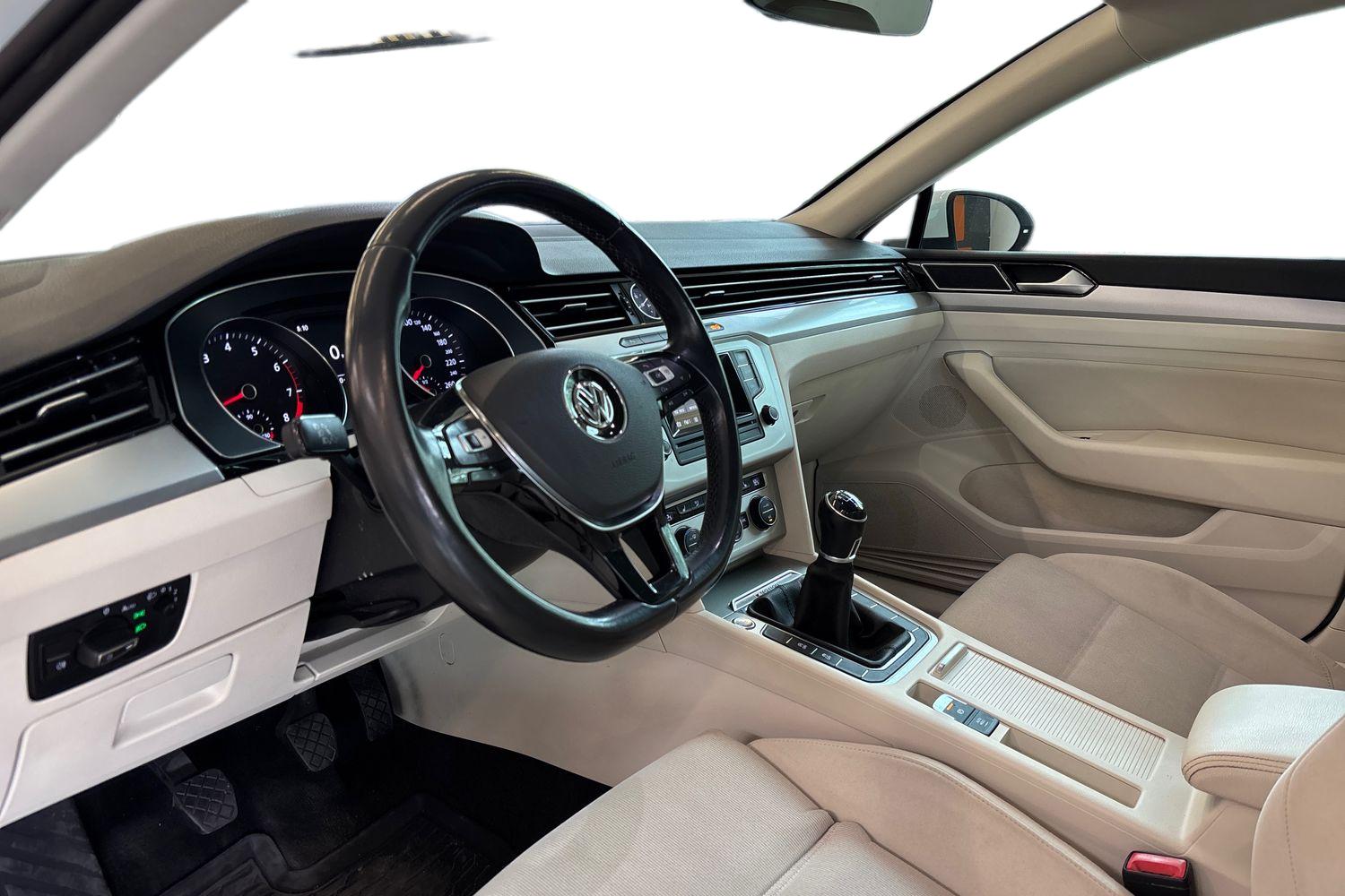 Volkswagen Passat 2016, kuva 6/18