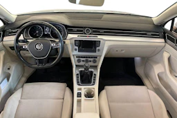 valkoinen Volkswagen Passat 2016 kuva 7.