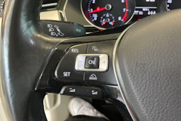 valkoinen Volkswagen Passat 2016 kuva 14.