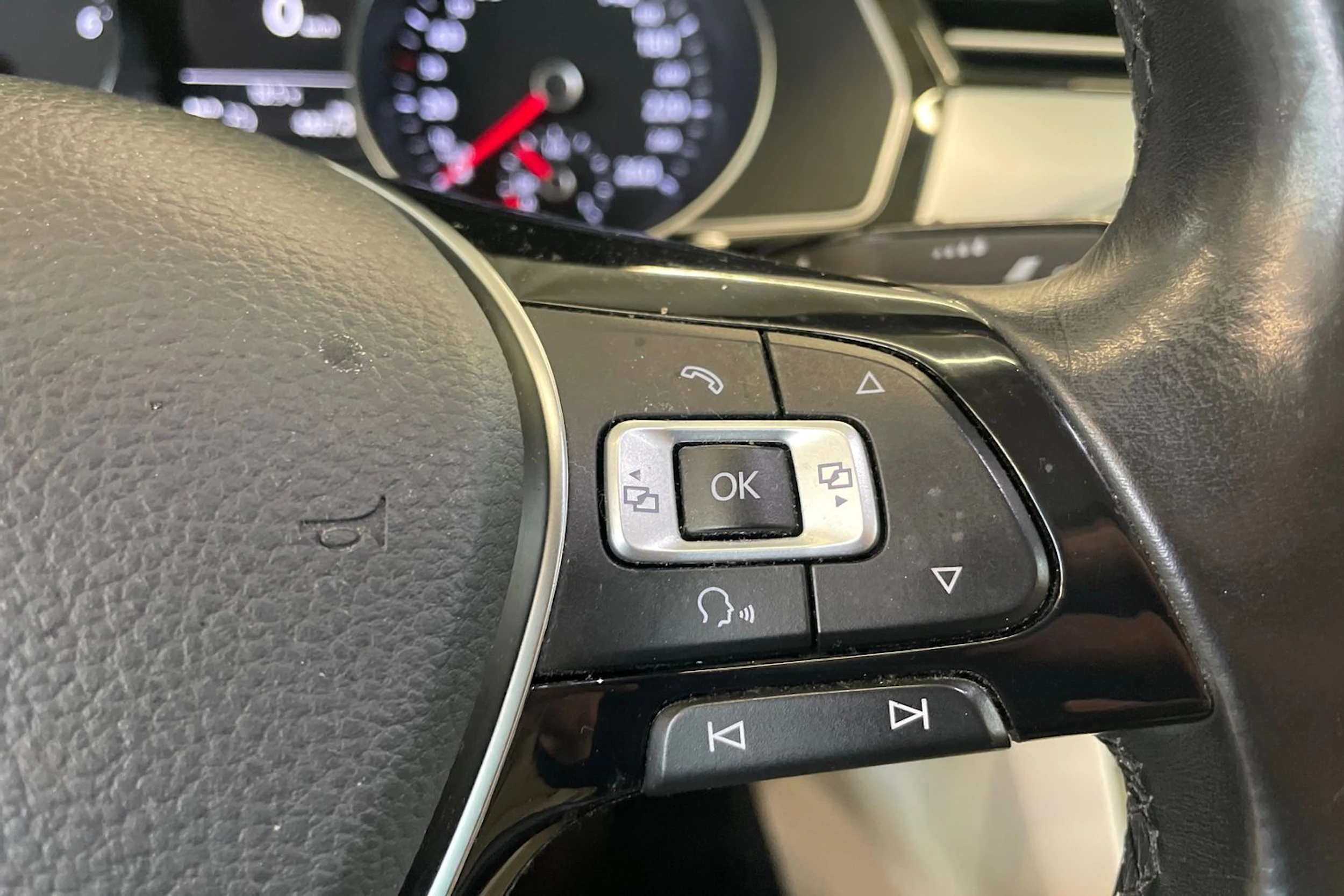 valkoinen Volkswagen Passat 2016 kuva 15.