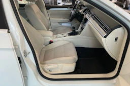 valkoinen Volkswagen Passat 2016 kuva 19.