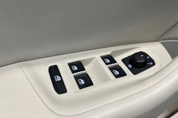 valkoinen Volkswagen Passat 2016 kuva 28.