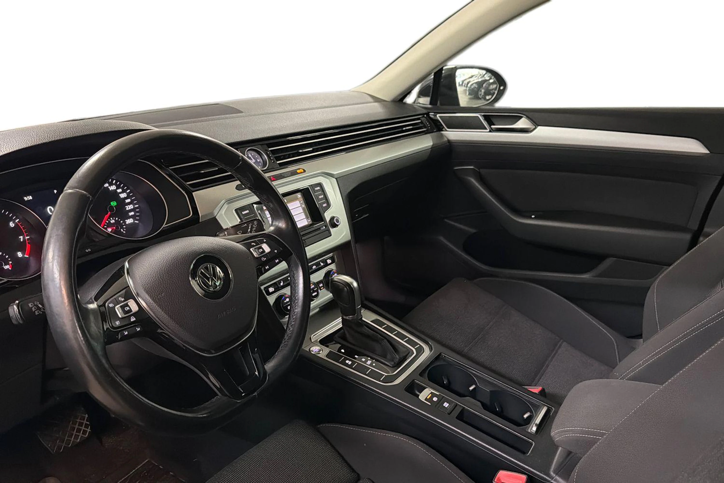 musta Volkswagen Passat 2016 kuva 3.