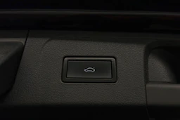 musta Volkswagen Passat 2016 kuva 14.