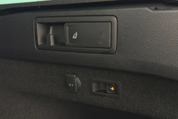 musta Volkswagen Passat 2016 kuva 15.