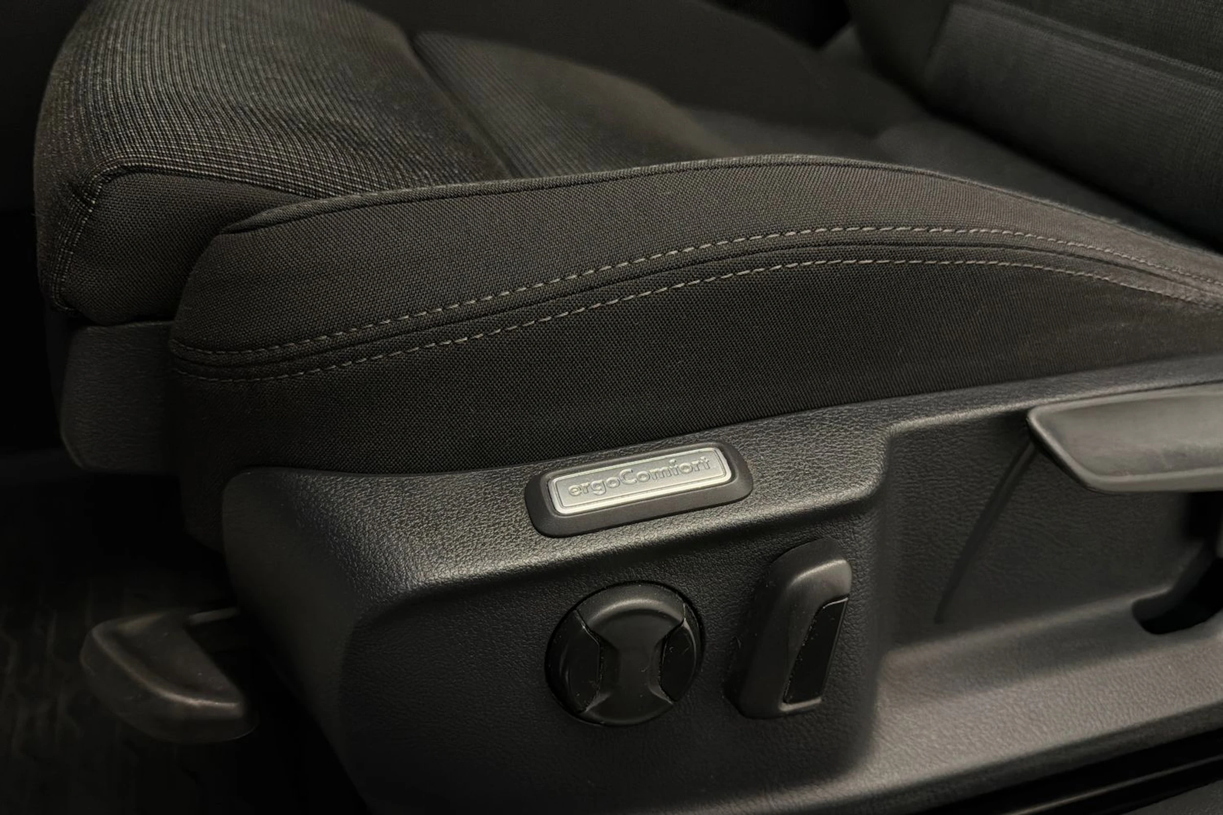 musta Volkswagen Passat 2016 kuva 17.