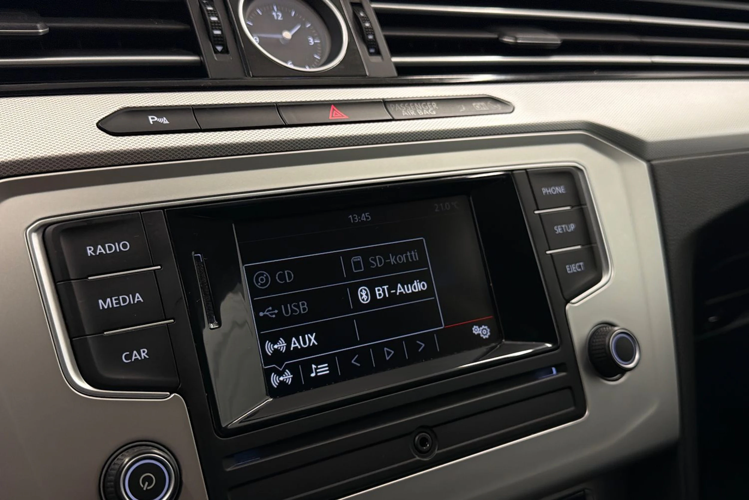 musta Volkswagen Passat 2016 kuva 24.