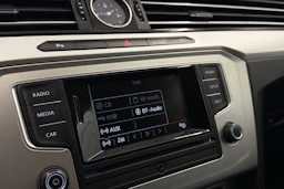 musta Volkswagen Passat 2016 kuva 24.