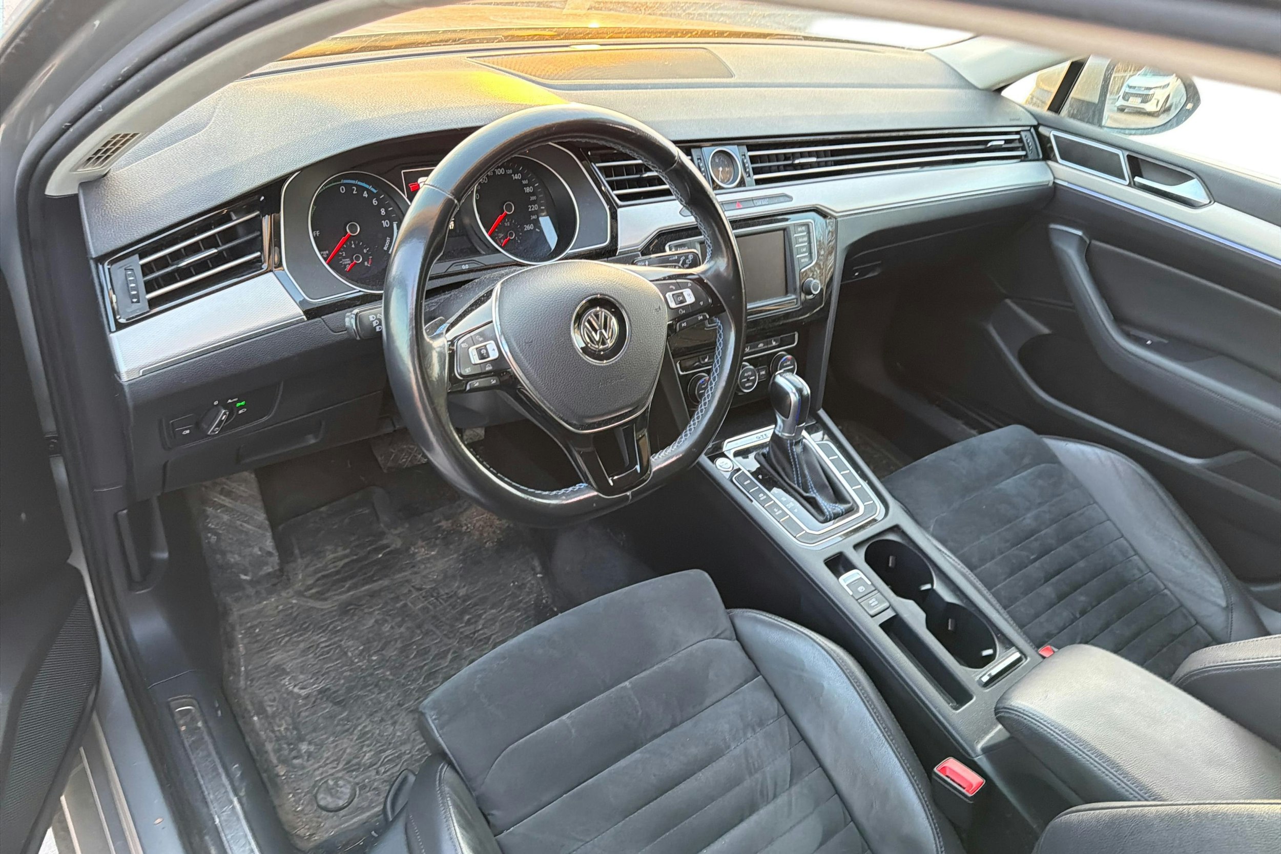 Hopea Volkswagen PASSAT 2016 kuva 3.