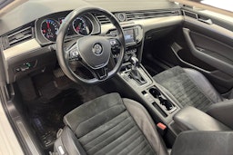 Valkoinen Volkswagen PASSAT 2016 kuva 7.