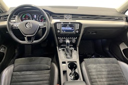 Valkoinen Volkswagen PASSAT 2016 kuva 9.