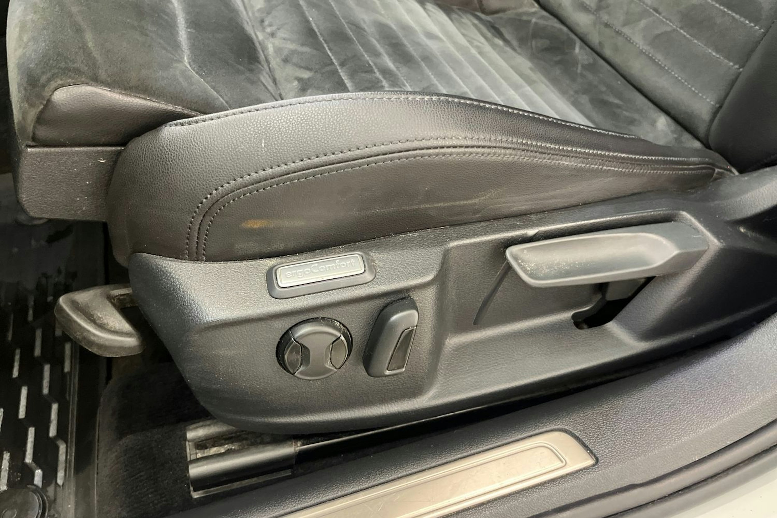 Valkoinen Volkswagen PASSAT 2016 kuva 15.