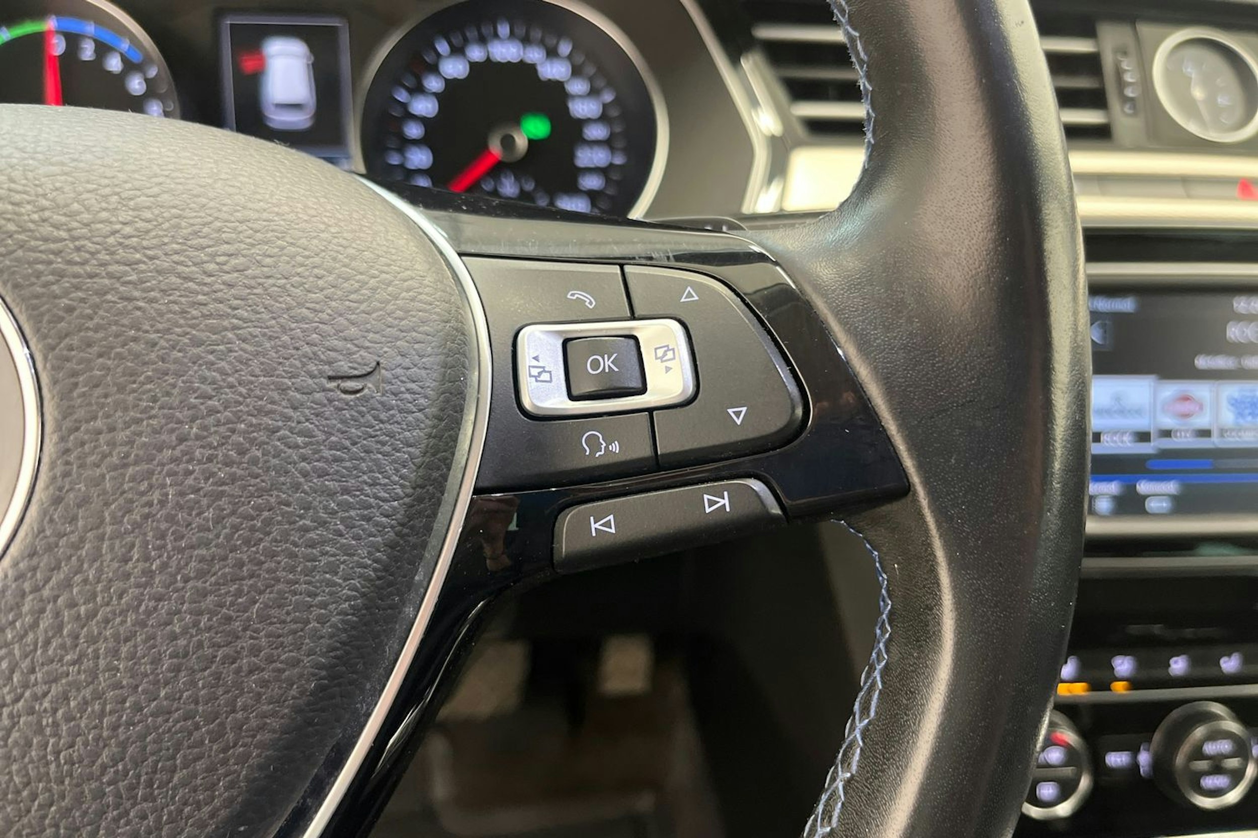 Valkoinen Volkswagen PASSAT 2016 kuva 18.