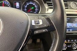 Valkoinen Volkswagen PASSAT 2016 kuva 18.