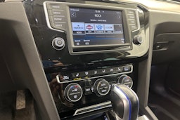 Valkoinen Volkswagen PASSAT 2016 kuva 19.