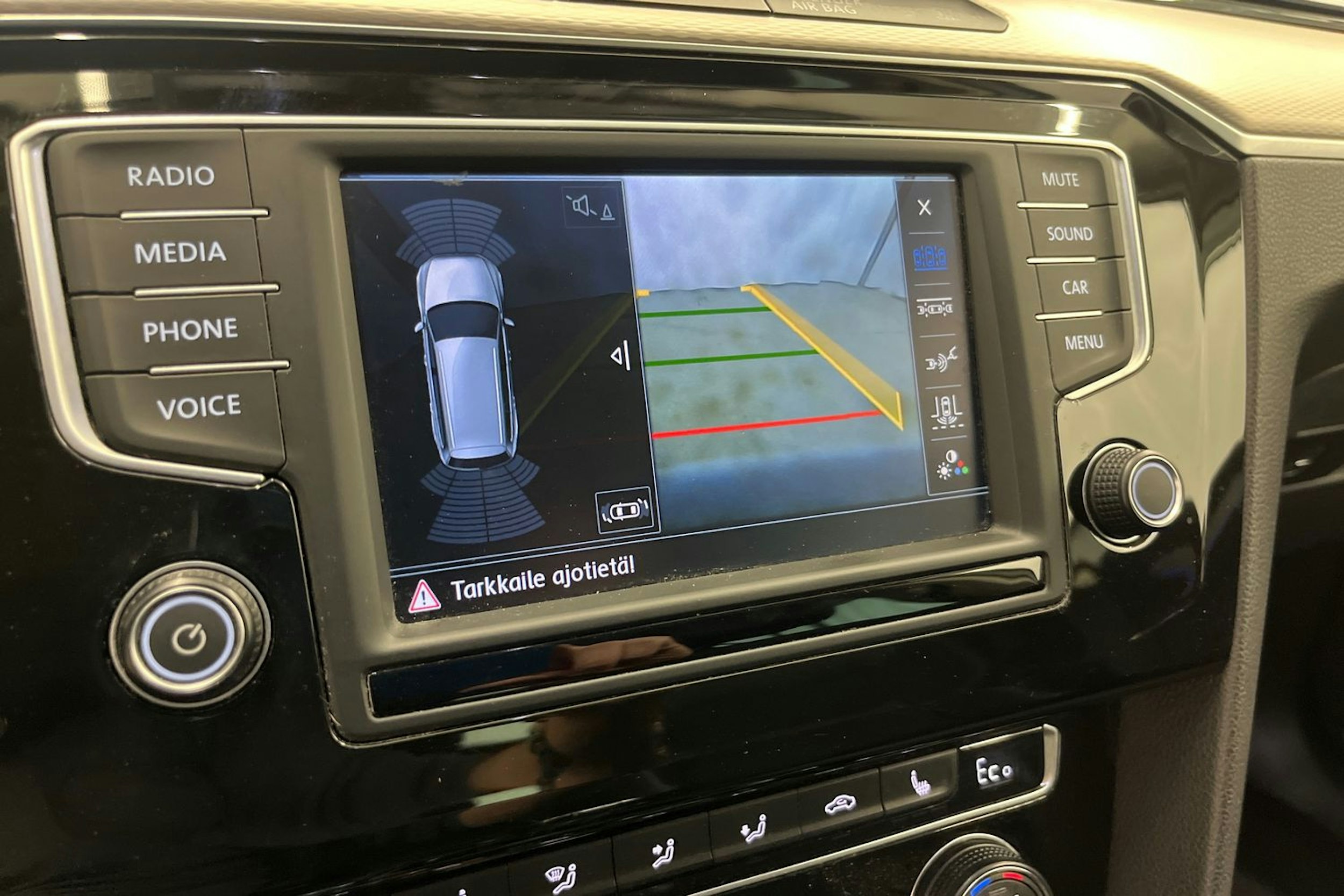 Valkoinen Volkswagen PASSAT 2016 kuva 21.