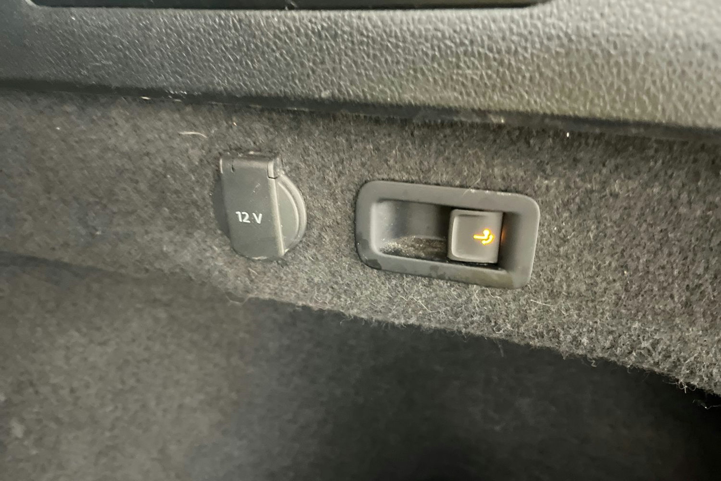 Valkoinen Volkswagen PASSAT 2016 kuva 23.