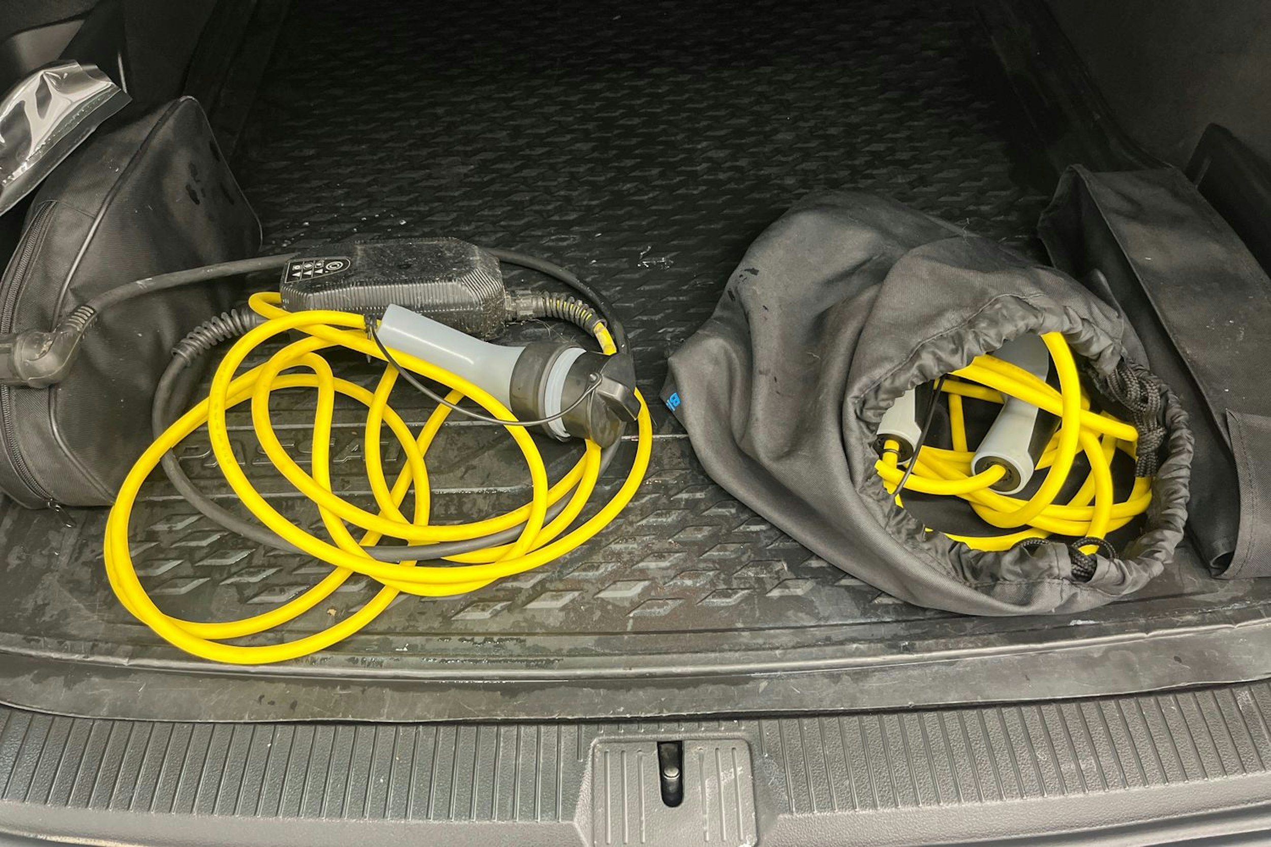 Valkoinen Volkswagen PASSAT 2016 kuva 24.