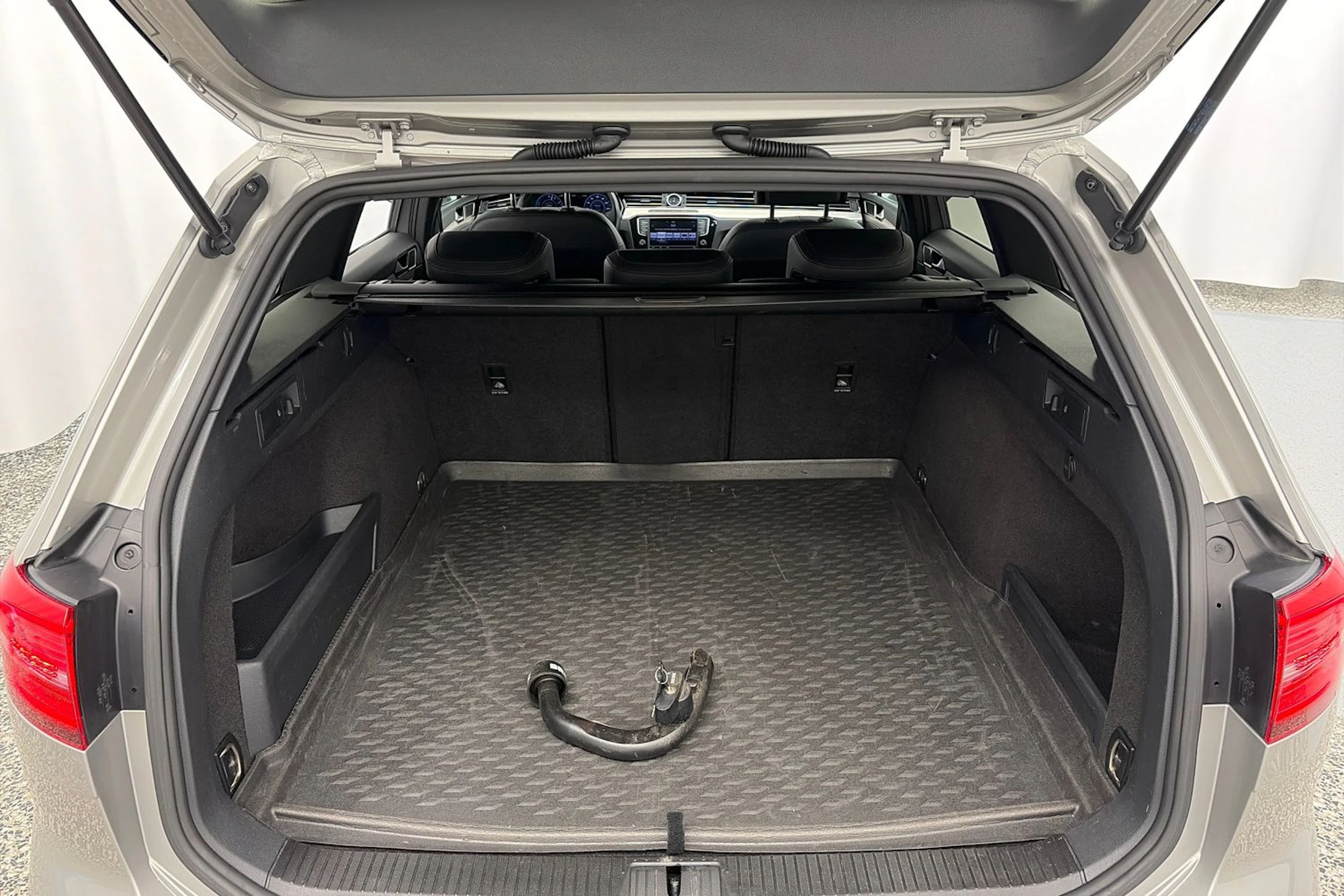 Volkswagen PASSAT 2016 kuva 15.