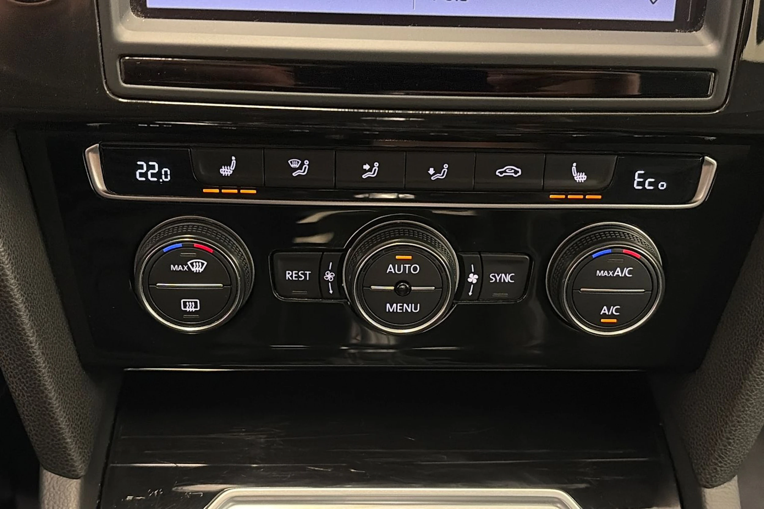 Volkswagen PASSAT 2016 kuva 28.